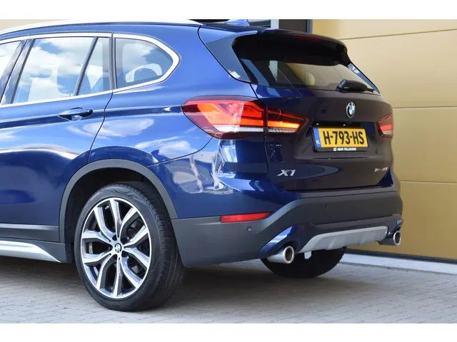 BMW X1 sDrive20i VDL Nedcar Edition 2020 Benzine 4