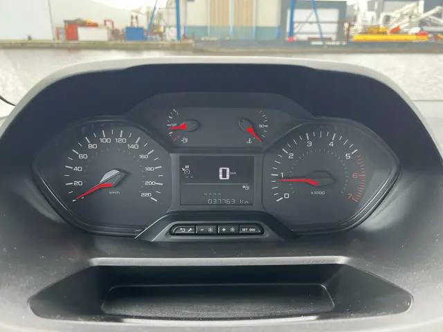 Peugeot Partner bestel 1.5 BlueHDI Asphalt 2019 Diesel 29