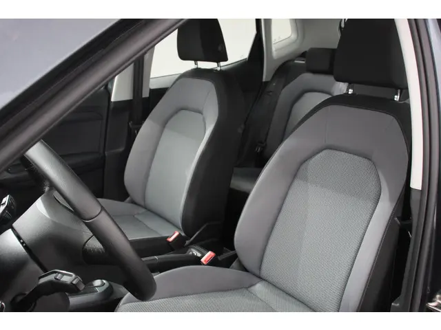 SEAT Arona 1.0 TSI Style 2020 Benzine 9