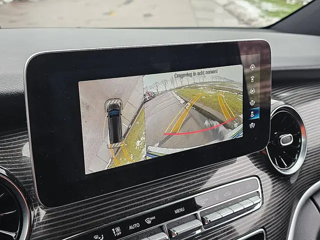 Mercedes-Benz EQV 300 2020 Elektrisch 26