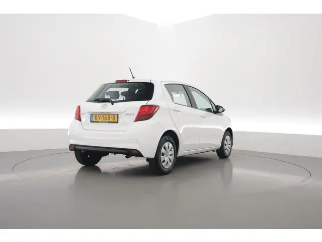 Toyota Yaris 1.3 VVT-i Now 2016 Benzine 2