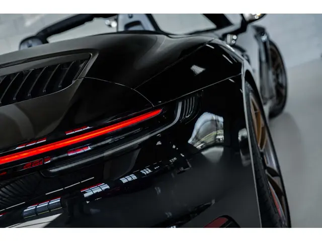 Porsche 911 Carrera GTS Cabrio 2022 Benzine 8