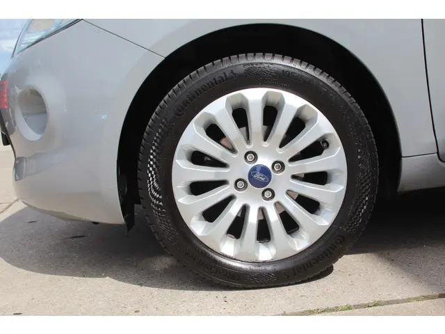 Ford Ka 1.2 Titanium X Pack / Chrome Pack 2015 Benzine 27