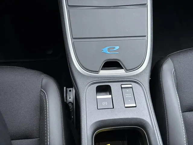 Jeep Avenger Summit 54 kWh 2023 Elektrisch 14