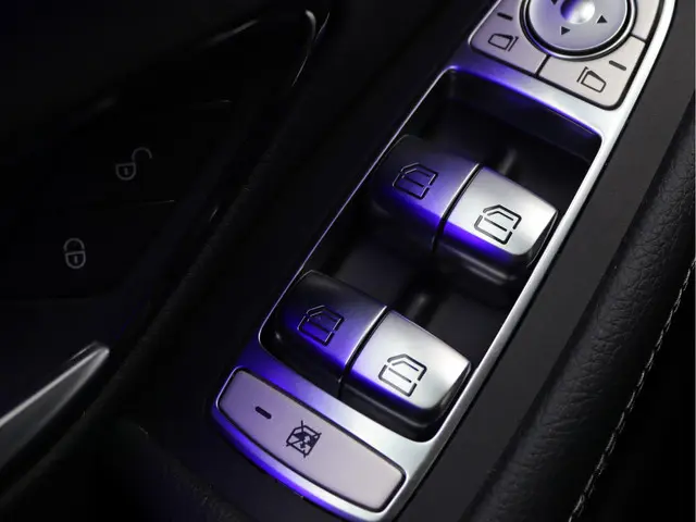 Mercedes-Benz C-Klasse Estate 180 AMG 2020 Benzine 28