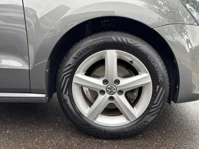 Volkswagen Polo 1.2 TSI Comfortline 2015 Benzine 6