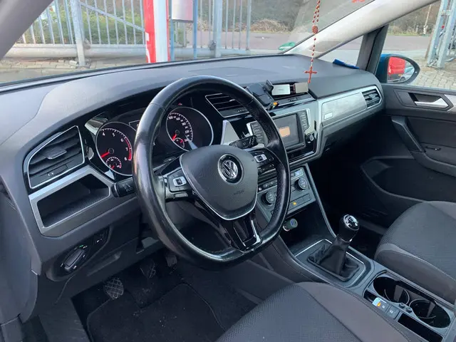 Volkswagen Touran 1.2 TSI Trendline 7p 2017 Benzine 5