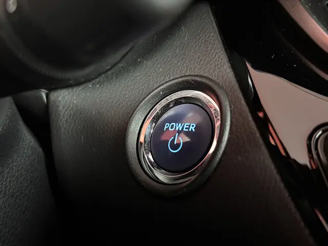 Toyota C-HR 1.8 Hybrid Bi-Tone 2018 Hybride Benzine 34