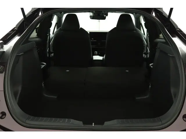 Toyota C-HR 1.8 Hybrid 140 Dynamic 2024 Hybride Benzine 26