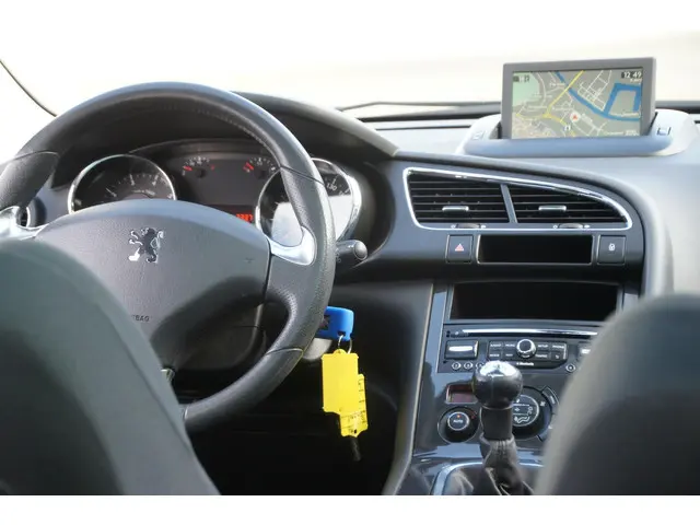 Peugeot 3008 1.6 VTi Style 2013 Benzine 13