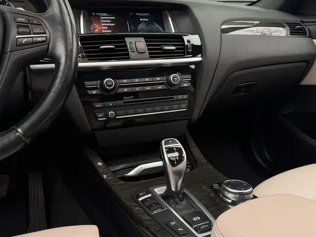 BMW X3 xDrive35i High Executive 2015 Benzine 22