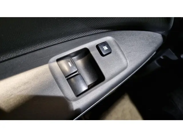 Mitsubishi Space Star 1.2 Connect+ 2024 Benzine 16