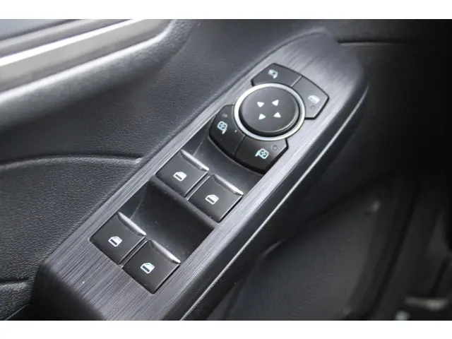 Ford Kuga 2.5 PHEV Titanium 2021 Hybride Benzine 8