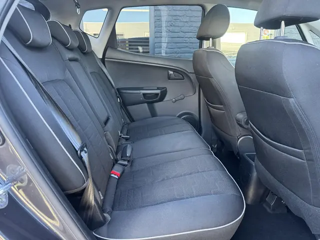 Kia Venga 1.4 CVVT DynamicLine 2015 Benzine 15