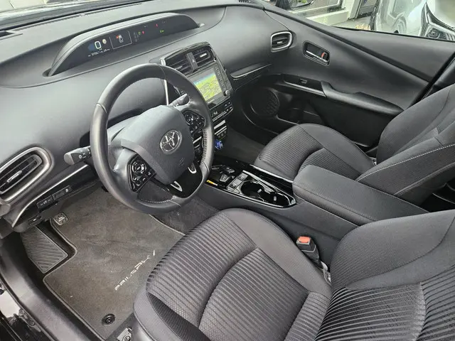 Toyota Prius 1.8 Plug-in Dynamic 2022 Hybride Benzine 18