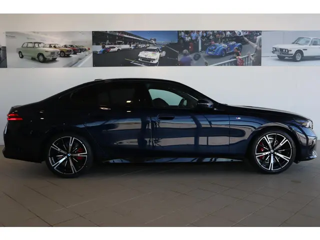 BMW 5 Serie Sedan 520i 2025 Benzine 3