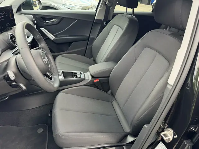 Audi Q2 35 TFSI S Edition 2024 Benzine 19