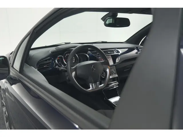 DS DS 3 PureTech 110 So Chic 2017 Benzine 2