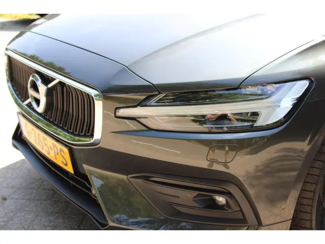 Volvo V60 2.0 T4 Momentum Pro 2019 Benzine 10