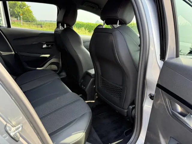 Peugeot 208 1.2 PureTech GT/ RIJKLAARPRIJS! 2023 Benzine 12