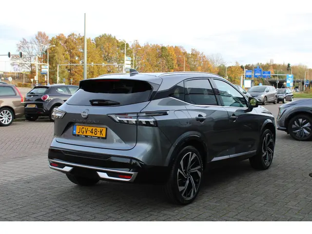 Nissan QASHQAI 1.3 MHEV Xtronic Tekna + 2025 Benzine 6