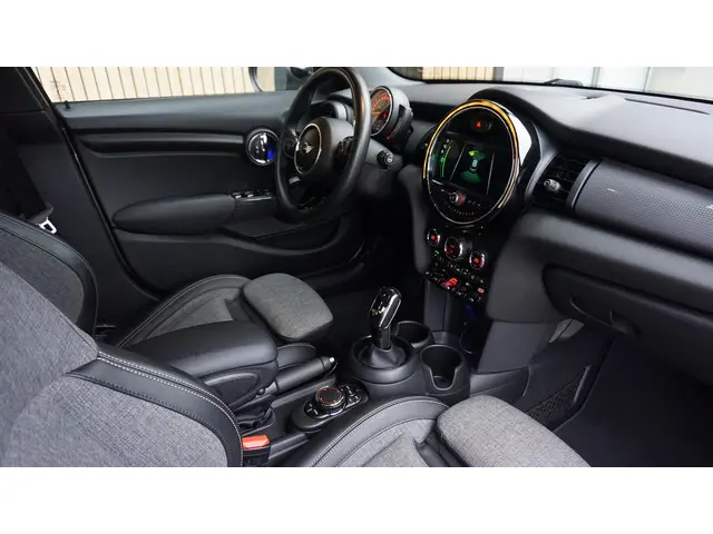 MINI Cooper 1.5 136pk Automaat 5Drs Chili 2018 Benzine 26