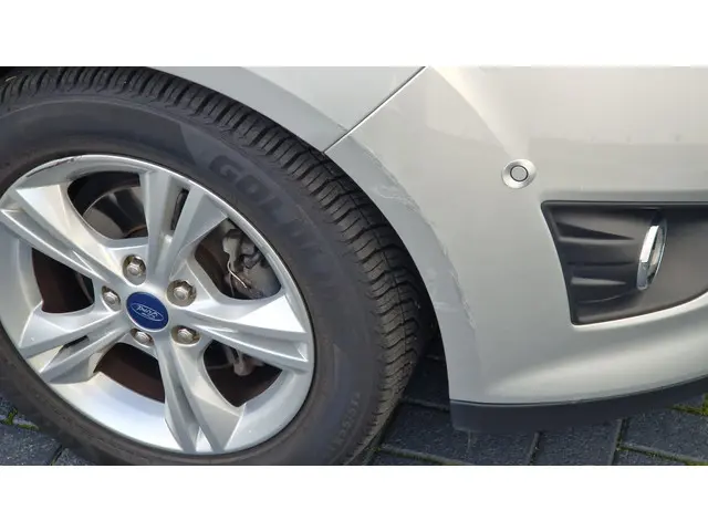 Ford C-MAX 1.0 Titanium 2013 Benzine 8