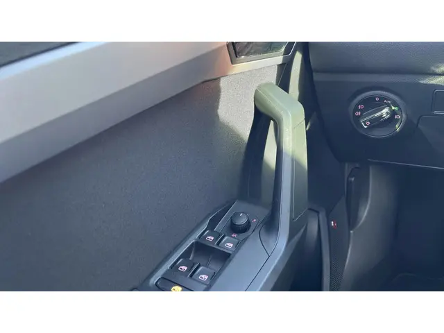 SEAT Arona 1.0 TSI FR Business Intense 2019 Benzine 14