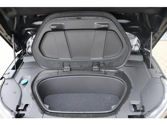 Volvo XC40 Recharge P8 AWD R-Design 2020 Elektrisch 25