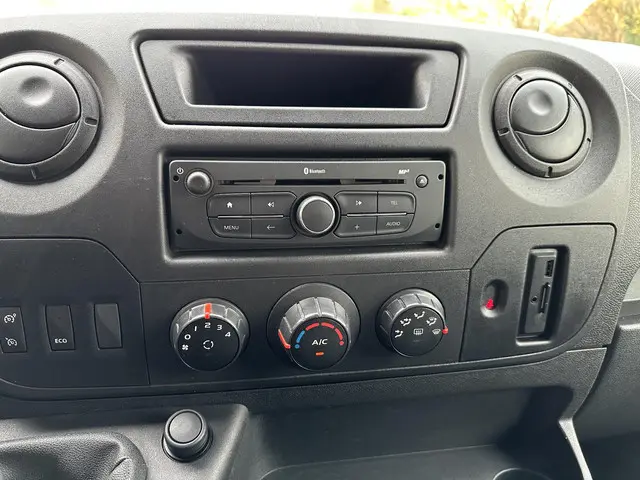 Renault Master T33 2.3 dCi 130 L2H2 2018 Diesel 25