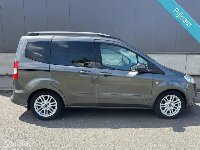 Ford Tourneo Courier 1.0 Titanium 2016 Benzine 3