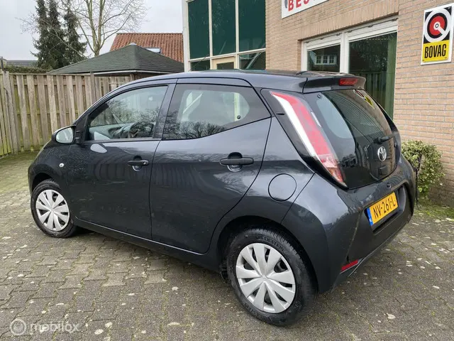 Toyota Aygo 1.0 VVT-i x-now 2017 Benzine 15