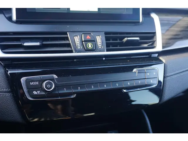 BMW 2 Serie Gran Tourer 216i 2022 Benzine 18
