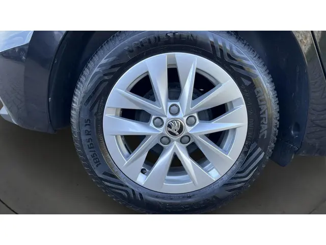 Škoda Fabia 1.0 MPI Ambition 2023 Benzine 13