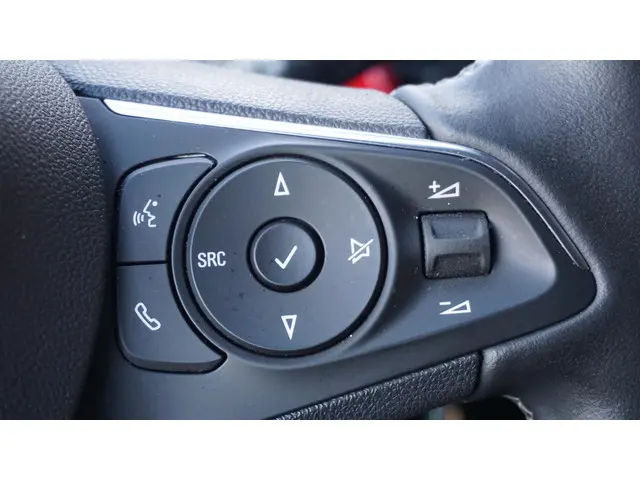 Opel Crossland 1.2 110pk Turbo GS-Line 2023 Benzine 31