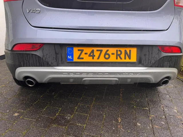 Volvo V40 Cross Country 2.0 T4 Summum 2018 Benzine 7