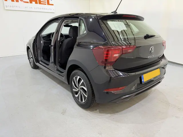 Volkswagen Polo VI HB 1.0 TSI Life 2023 Benzine 29
