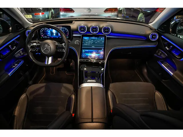 Mercedes-Benz C-Klasse 200 4MATIC AMG Line 2021 Benzine 2