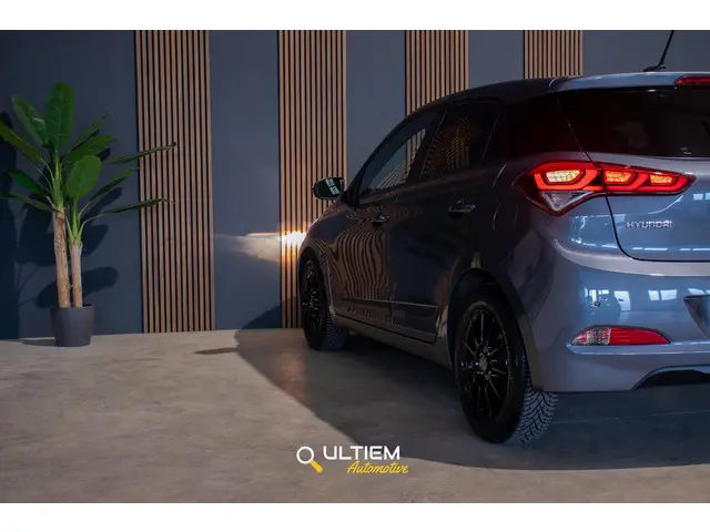 Hyundai i20 1.2 HP i-Motion Premium 2017 Benzine 23