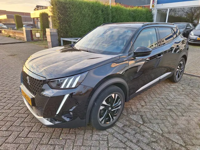 Peugeot 2008 1.2 PureTech GT 130pk TREKHAAK 2021 Benzine 2