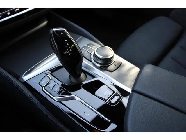 BMW 5 Serie Touring 520i 2022 Benzine 35