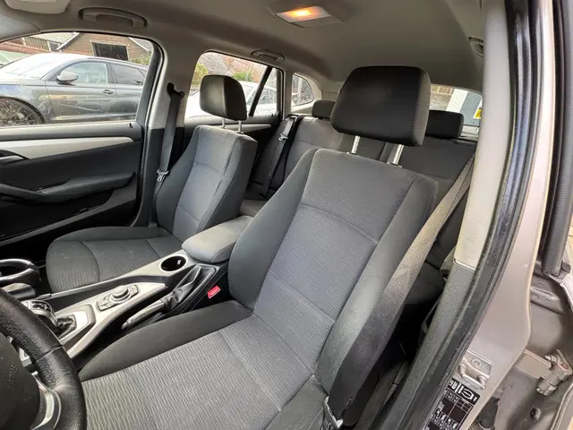 BMW X1 SDrive20i Business+/ Camera / Trekhaak . 2013 Benzine 13