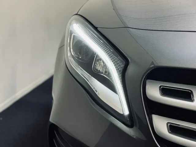 Mercedes-Benz GLA 180 AMG Line 2019 Benzine 31