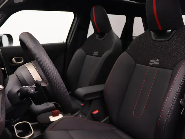 MINI 5-Deurs Cooper C 2025 Benzine 19
