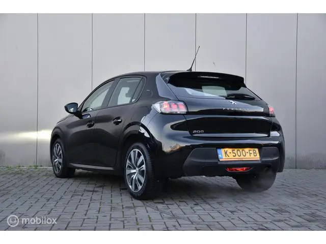 Peugeot 208 1.2 | Carplay | Cruise| Climate 2021 Benzine 3