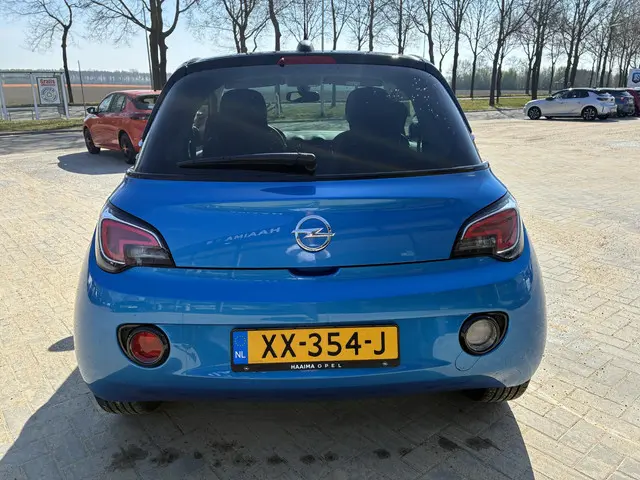 Opel ADAM 1.0 Turbo 90pk BlitZ 2019 Benzine 4