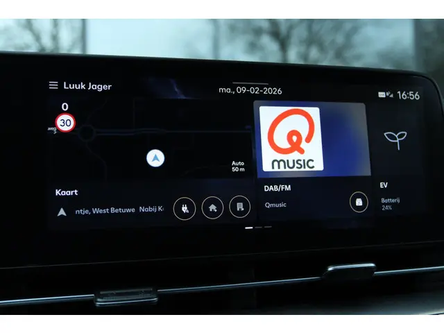 Hyundai Kona ELECTRIC PREMIUM 65.4 kWh 2023 Elektrisch 38