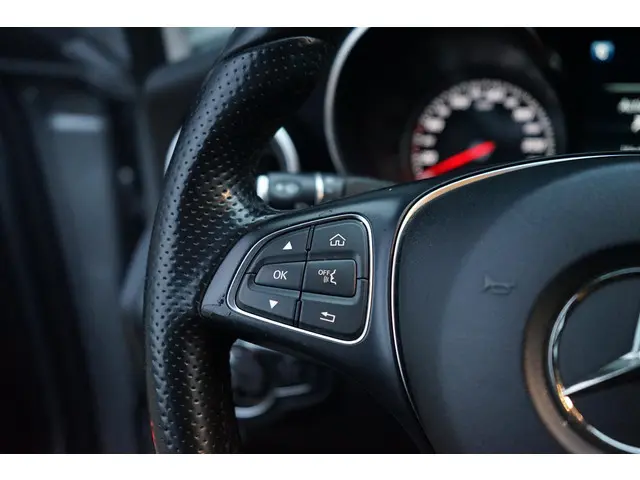 Mercedes-Benz C-Klasse 200 2014 Benzine 16
