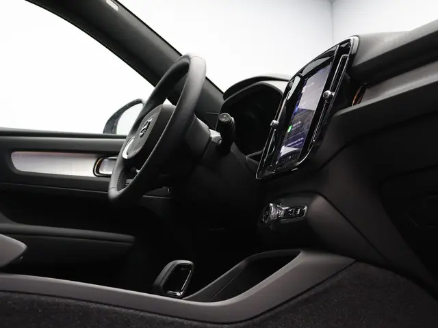 Volvo XC40 2.0 B4 Plus Dark 2025 Benzine 11