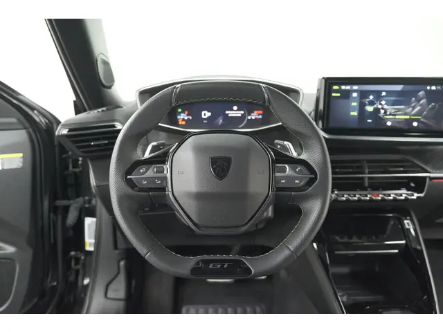 Peugeot 2008 PureTech 130 EAT8 GT 2024 Benzine 37